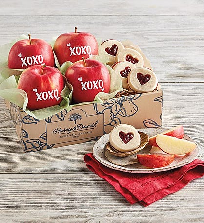 Valentine&#39;s Day Apples and Cookies